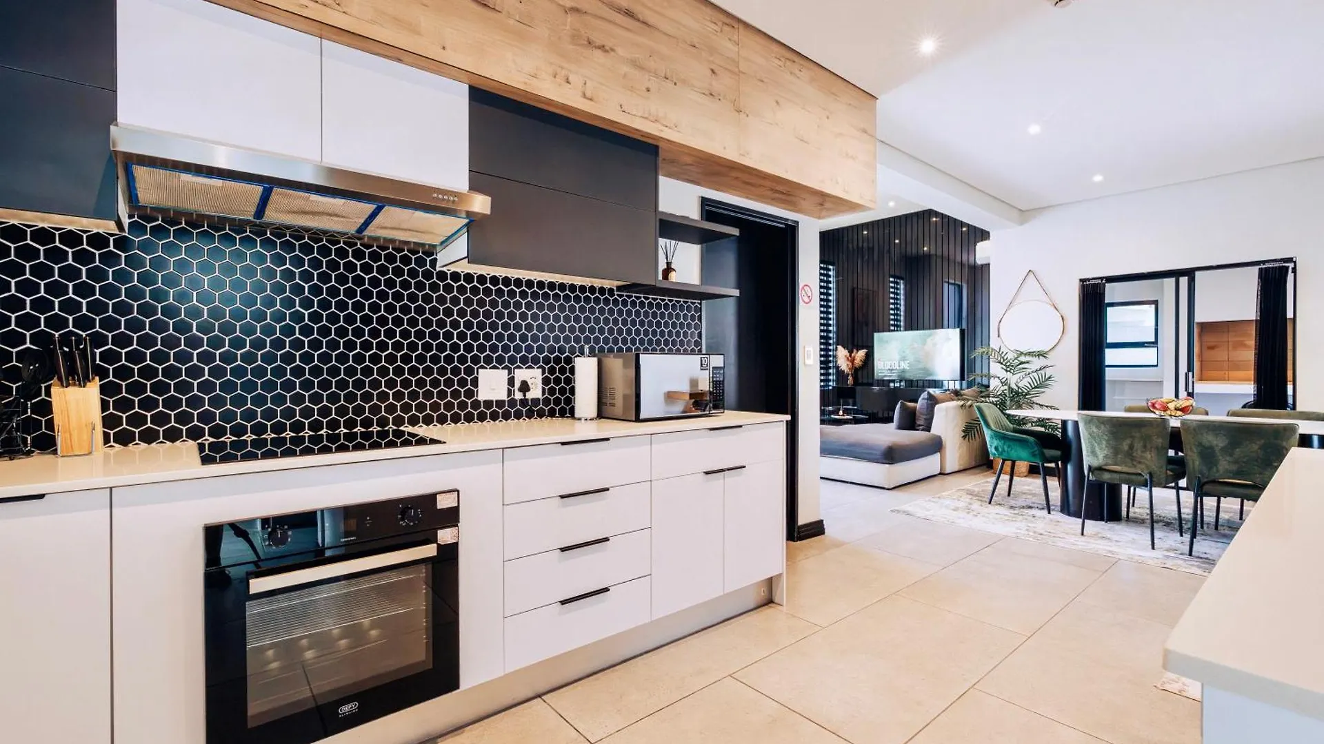 Phoenix Home Cape Town 0*,